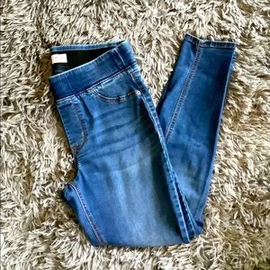 Old Navy Rockstar Jeggings Size 8
